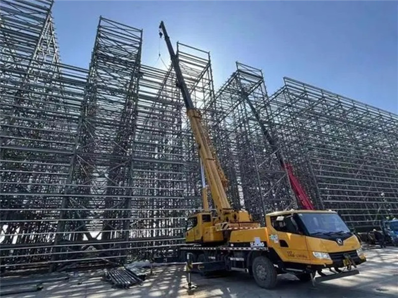 Il primo magazzino con scaffalature per il trasferimento di veicoli in Cina è stato completato e consegnato