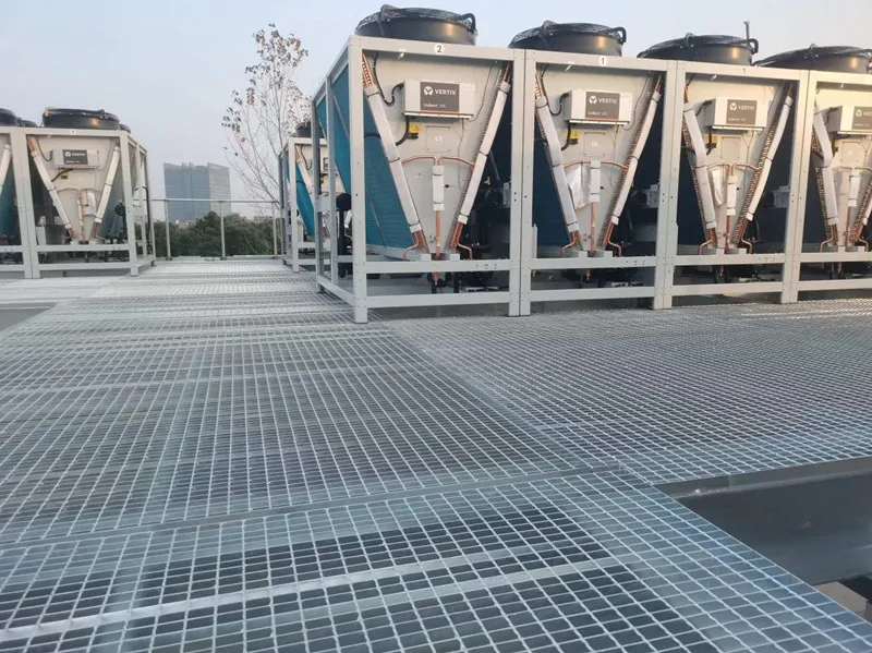 Progetto della piattaforma di raffreddamento per la costruzione di dati bancari